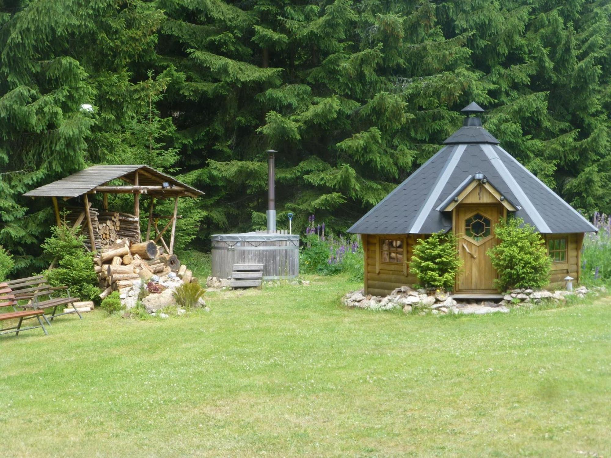 Holiday Home With Shared Pool In J Gersgr N Bad Reiboldsgrün Buitenkant foto